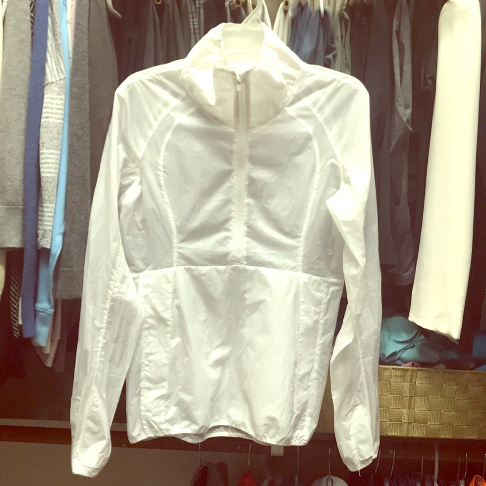 Lululemon extremely lightweight shell